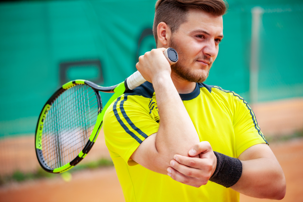 risks ignoring tennis elbow symptoms